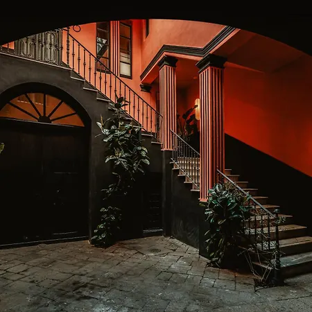 Palazzo Flora בית הארחה