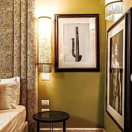 Palazzo Flora Πανσιόν 4*