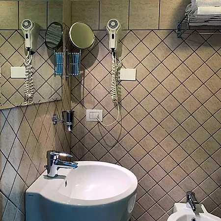 Palazzo Flora 4* غالّيبولي